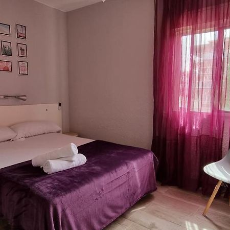 Hostal La Cabana Салоу Екстериор снимка