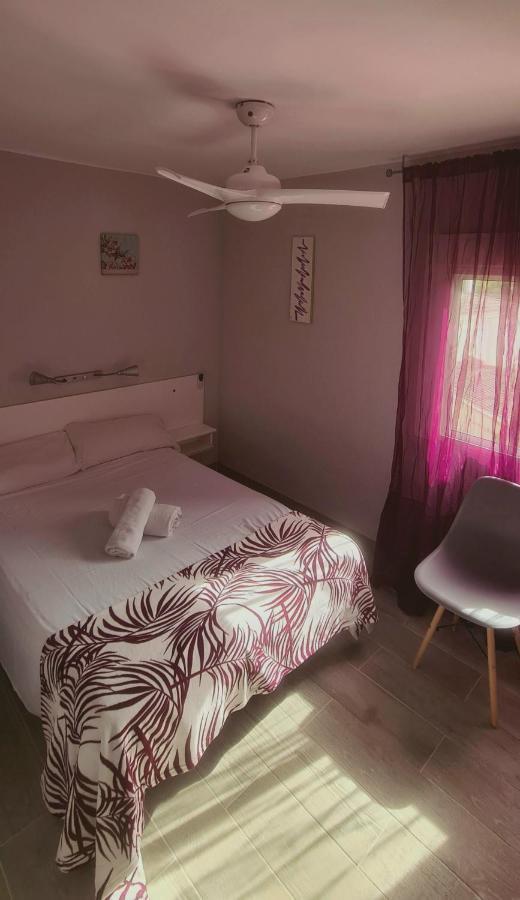 Hostal La Cabana Салоу Екстериор снимка