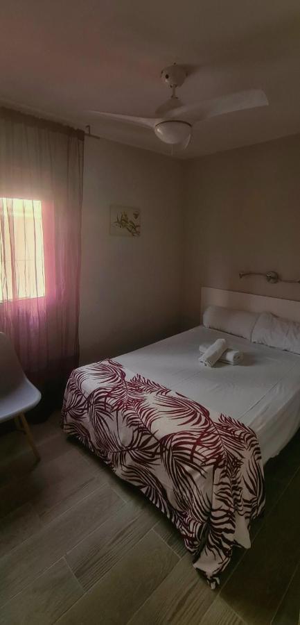 Hostal La Cabana Салоу Екстериор снимка