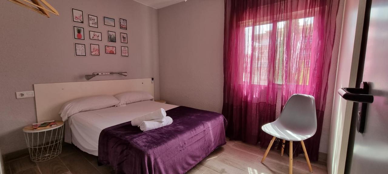 Hostal La Cabana Салоу Екстериор снимка