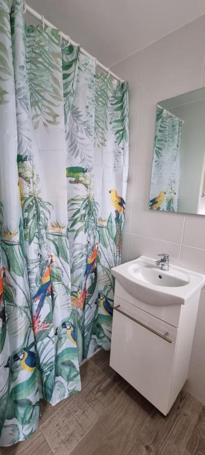 Hostal La Cabana Салоу Екстериор снимка