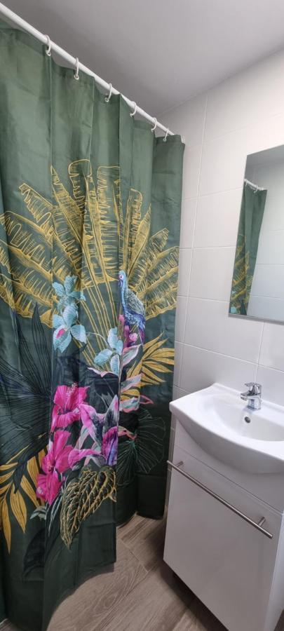 Hostal La Cabana Салоу Екстериор снимка