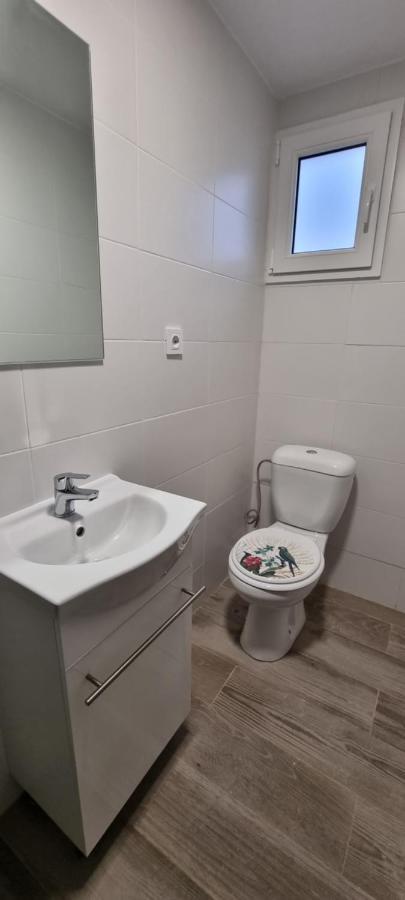 Hostal La Cabana Салоу Екстериор снимка