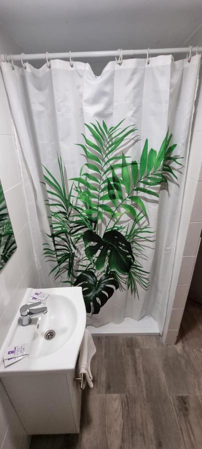 Hostal La Cabana Салоу Екстериор снимка