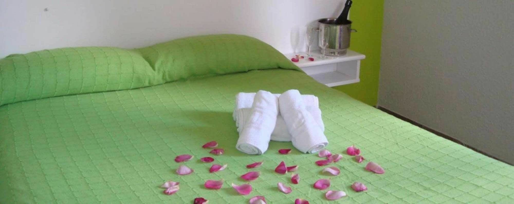 Hostal La Cabana Салоу Екстериор снимка